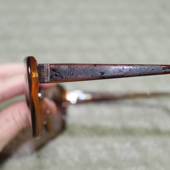 Lulu Guinness L101 Tortoiseshell Frame with Light Color Lens Sunglasses - Picture 7 of 9